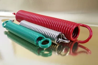 Molas de tração: quando usar e quais os benefícios para sua indústria?